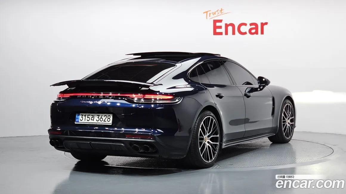 Porsche Panamera 2021 из KR, фото 2