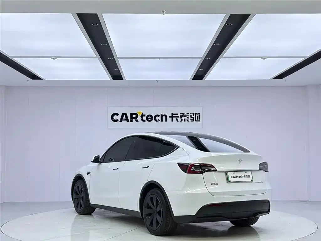 Tesla Model Y 2023 из CN, фото 3