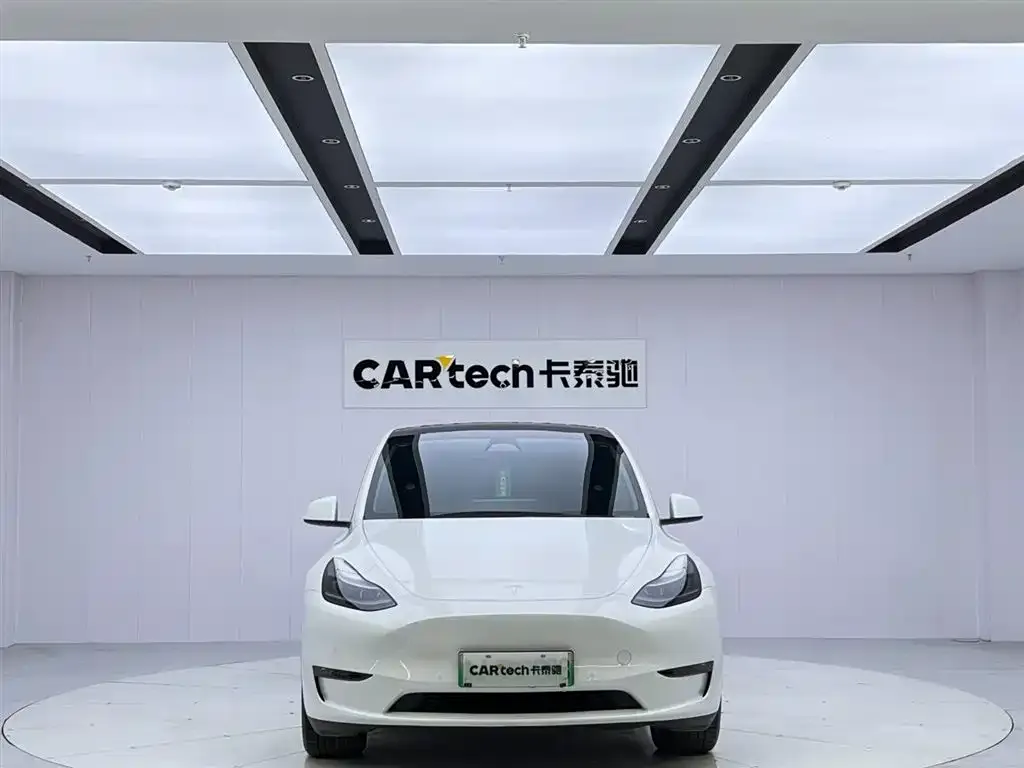 Tesla Model Y 2023 из CN, фото 8