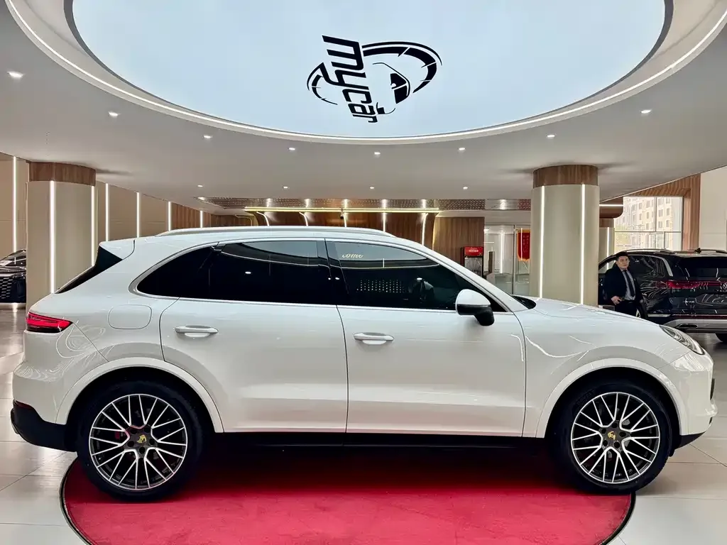 Porsche Cayenne — фото 4