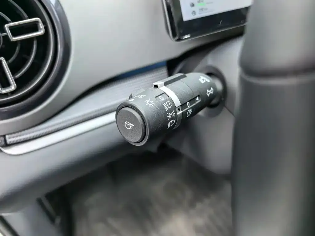 BYD Seal 05 DM-i — фото 10