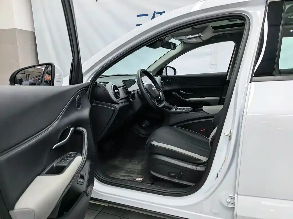 BYD Seal 05 DM-i — фото 6
