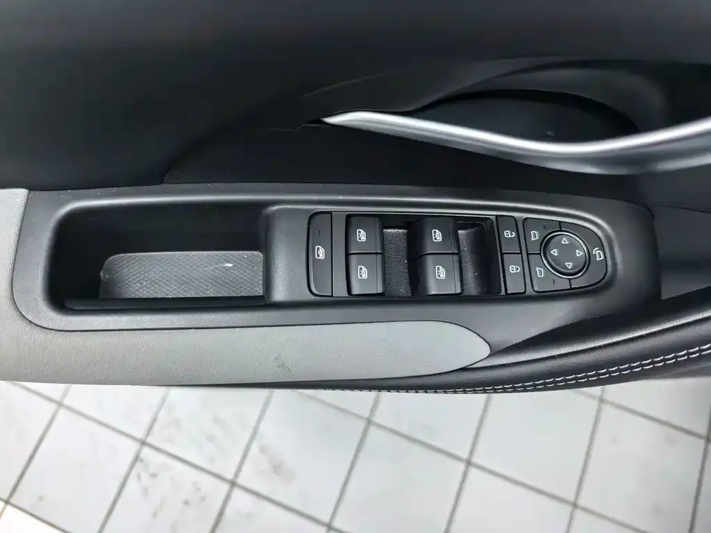 BYD Seal 05 DM-i — фото 8