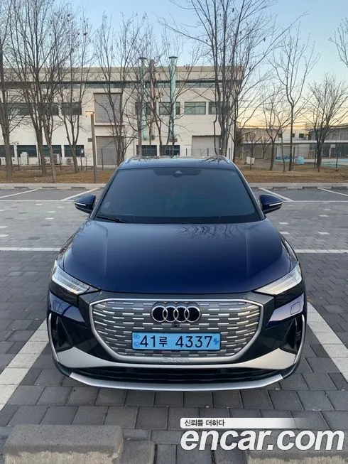 Audi Q4 e-tron — фото 1