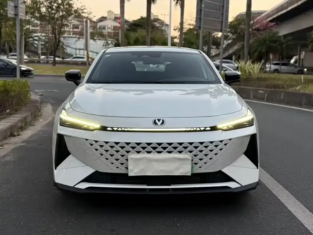Changan UNI-V iDD 2025 из CN, фото 2