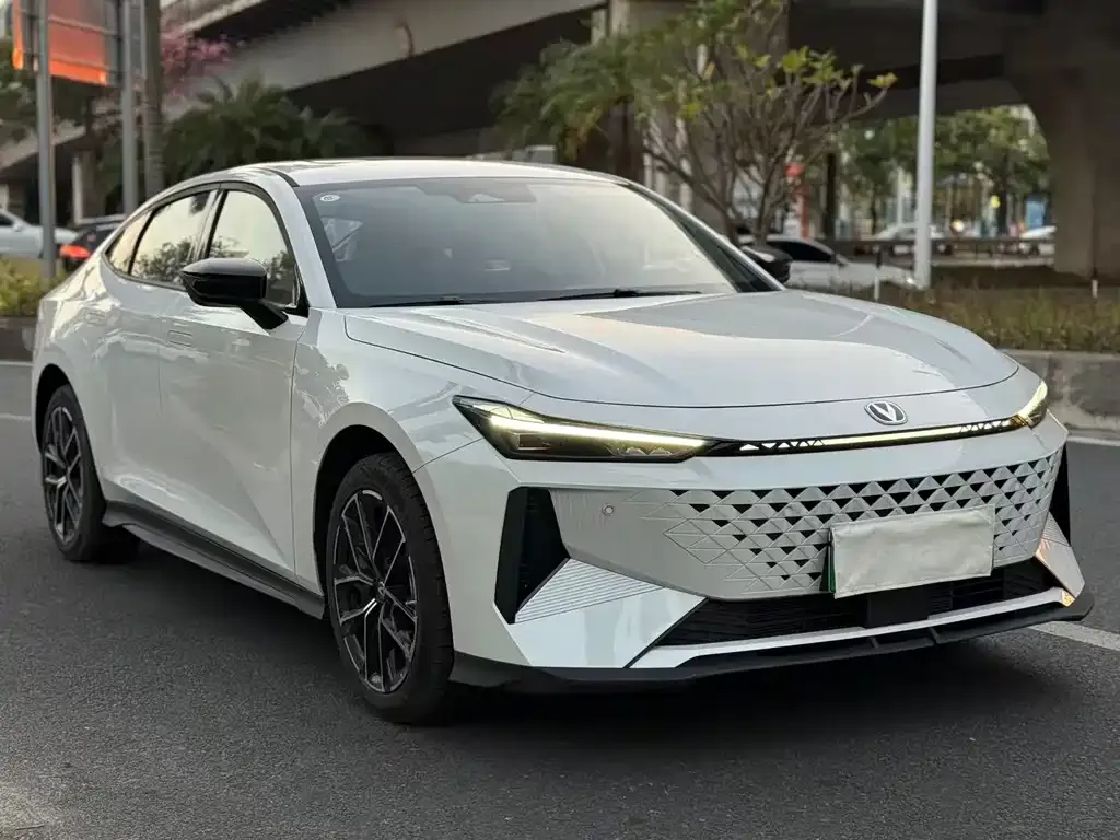 Changan UNI-V iDD 2025 из CN, фото 3