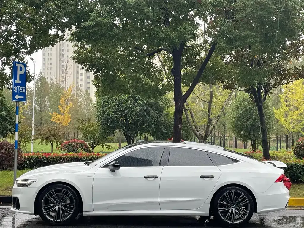 Audi A7 2023 из CN, фото 3