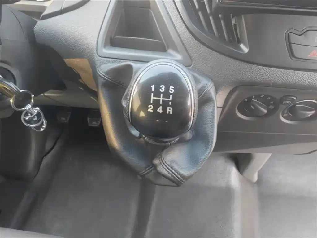 Ford Transit 2023 из CN, фото 7