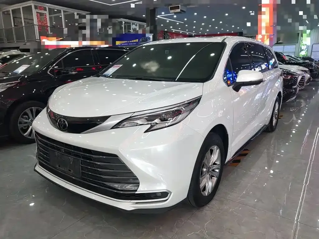 Toyota Sienna 2025 из CN, фото 1