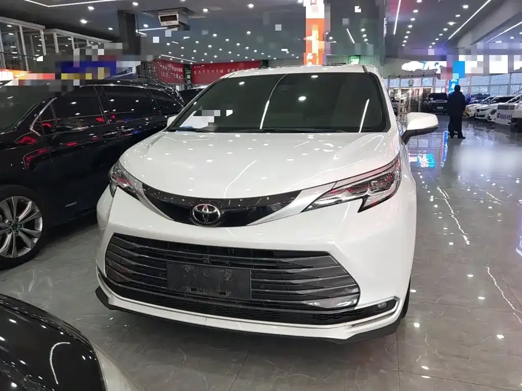 Toyota Sienna 2025 из CN, фото 3