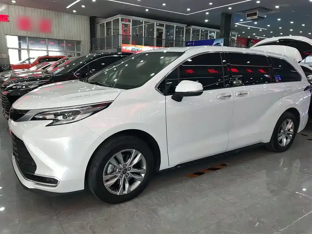 Toyota Sienna 2025 из CN, фото 5