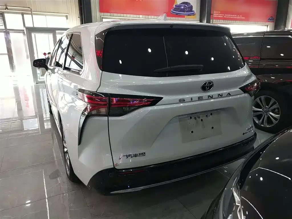 Toyota Sienna 2025 из CN, фото 6