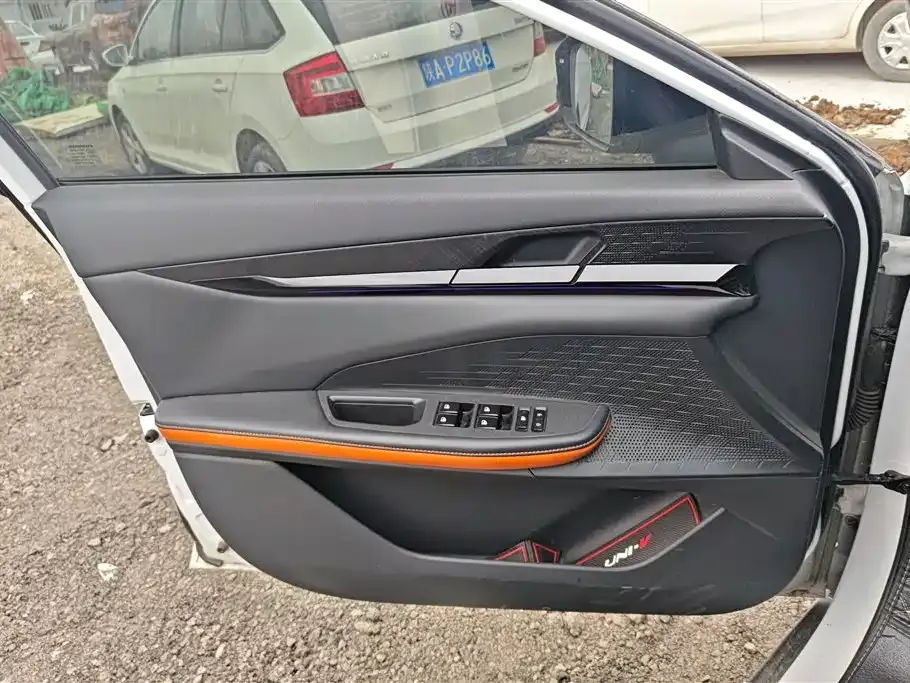 Changan UNI-V 2023 из CN, фото 7