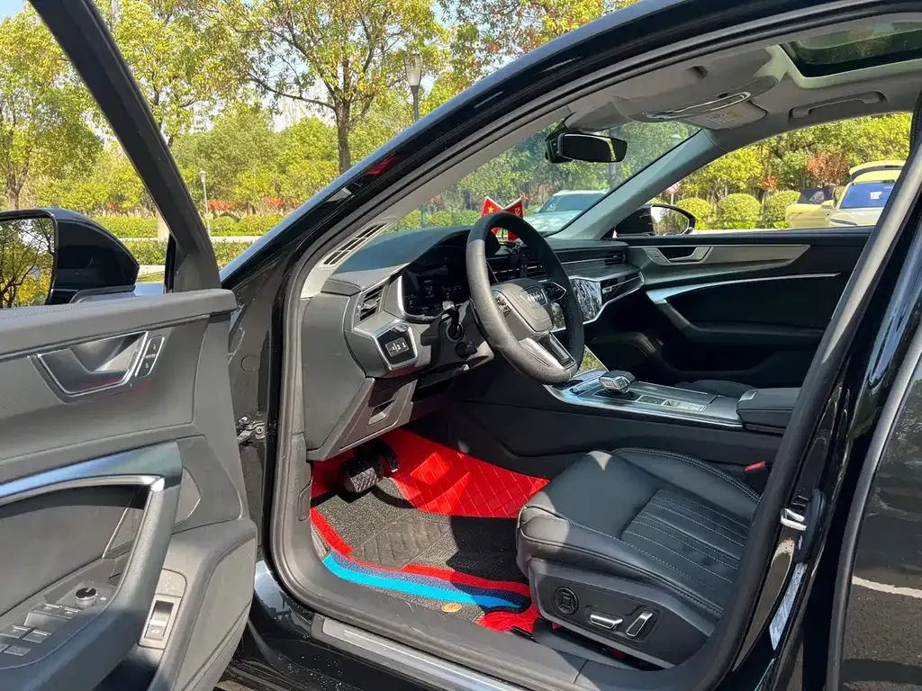 Audi A6L 2024 из CN, фото 10