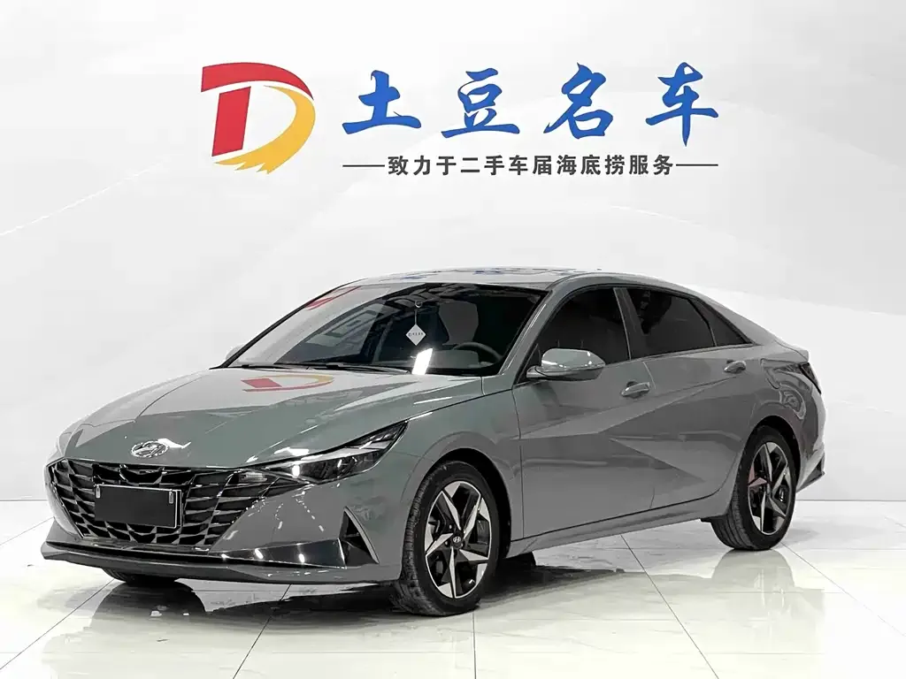 Hyundai Elantra — фото 1
