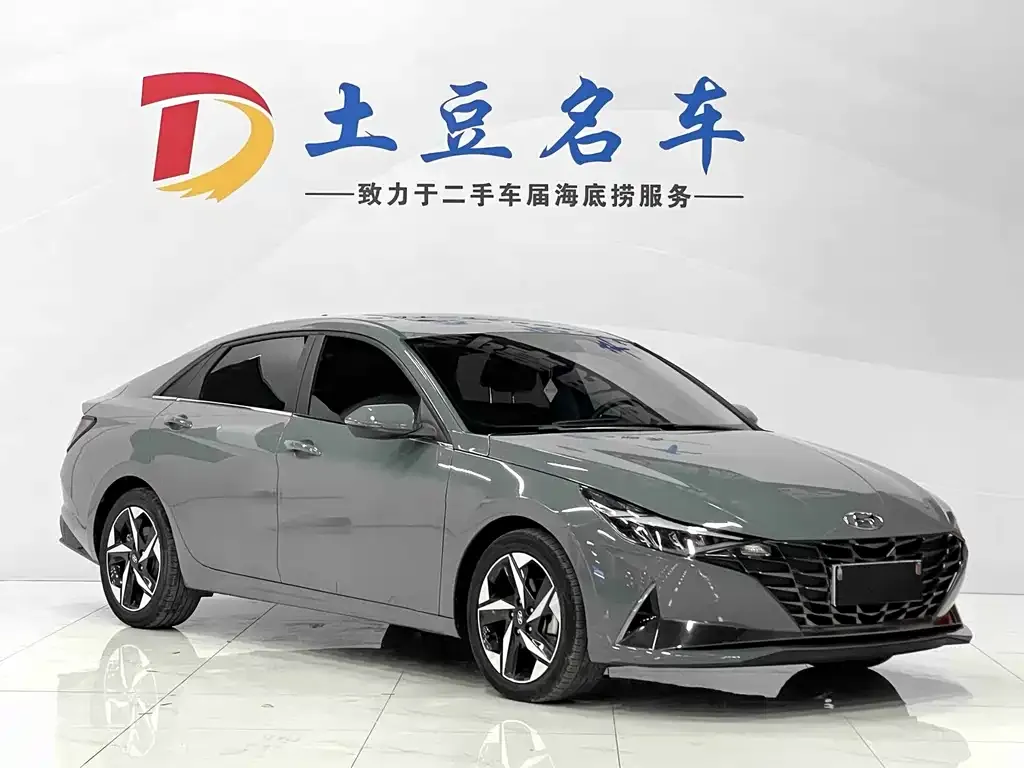 Hyundai Elantra — фото 3