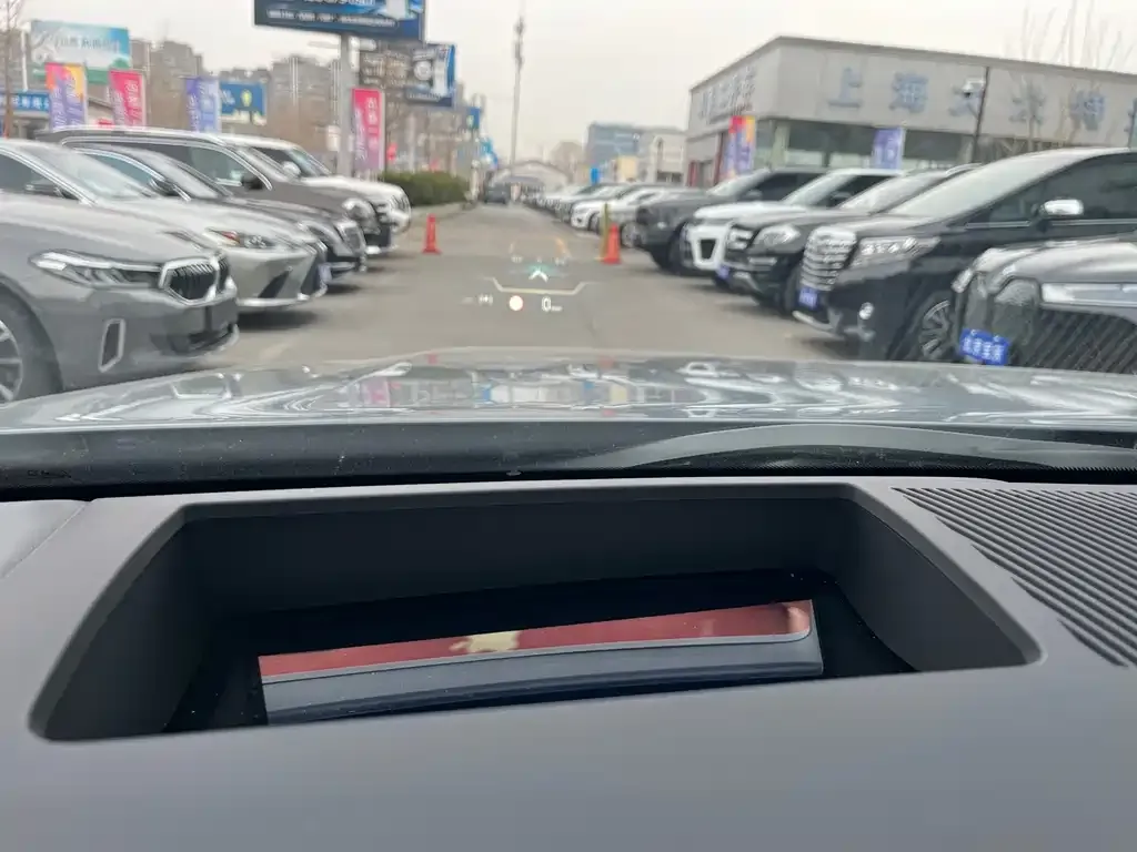 BMW 5 Series 2024 из CN, фото 10