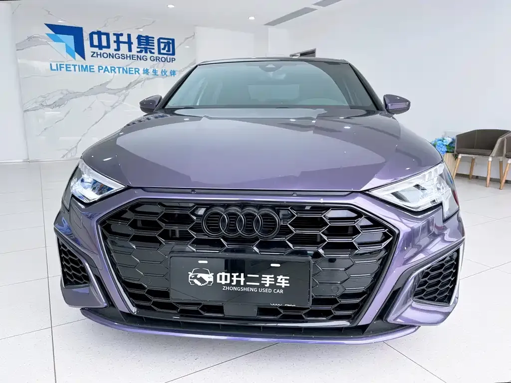 Audi A3 2023 из CN, фото 2