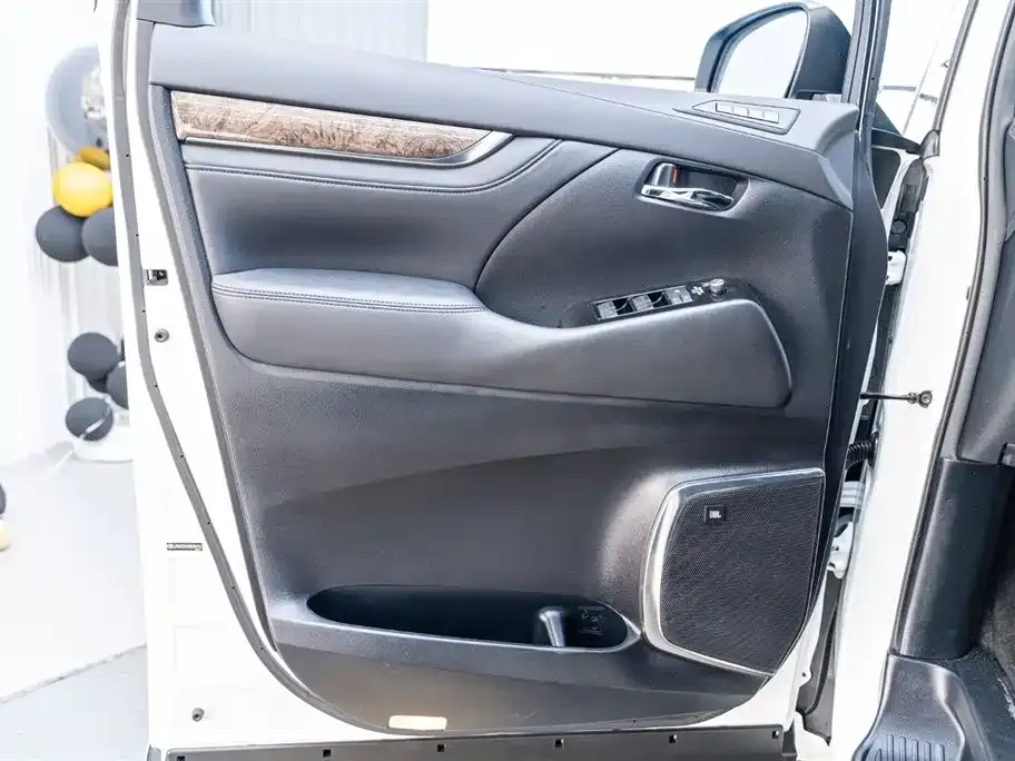 Toyota Alphard 2023 из CN, фото 4