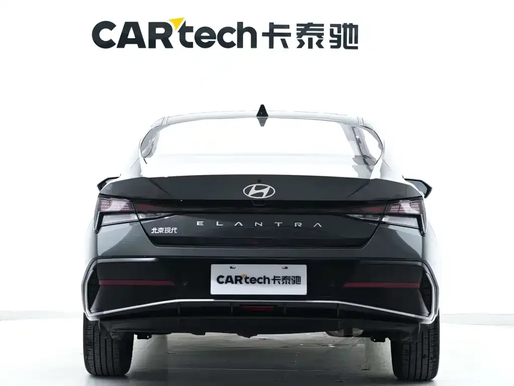 Hyundai Elantra — фото 4