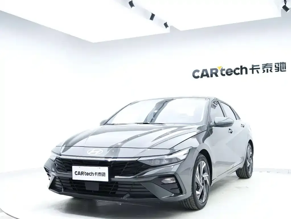 Hyundai Elantra — фото 7