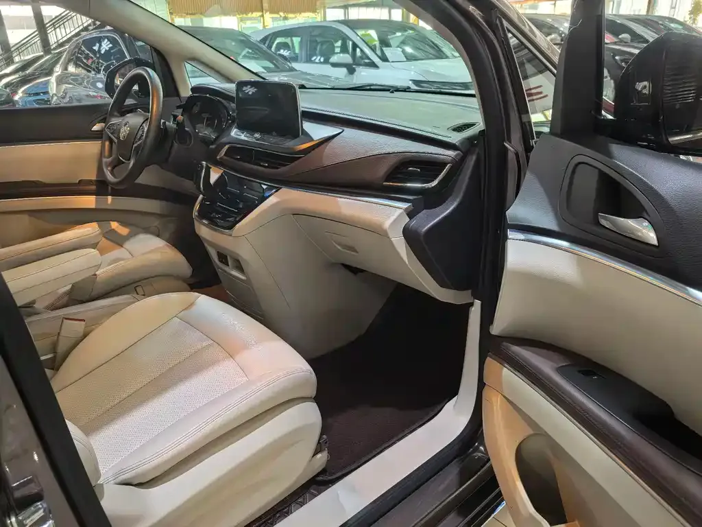 Buick GL8 2023 из CN, фото 10