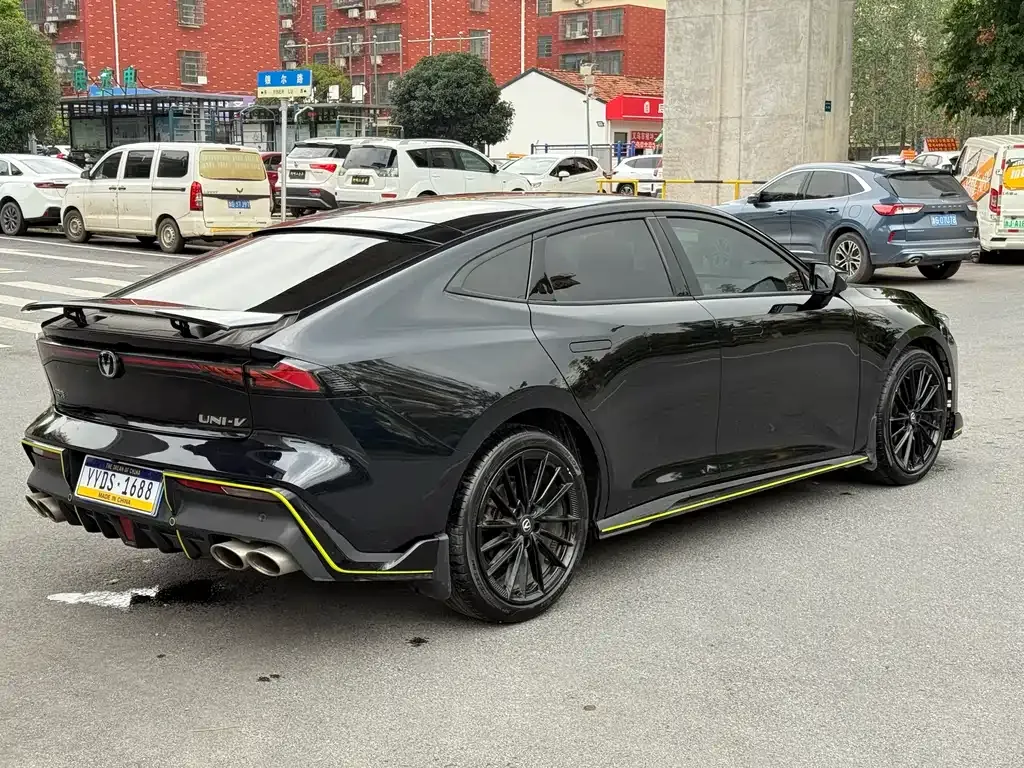 Changan UNI-V 2023 из CN, фото 4