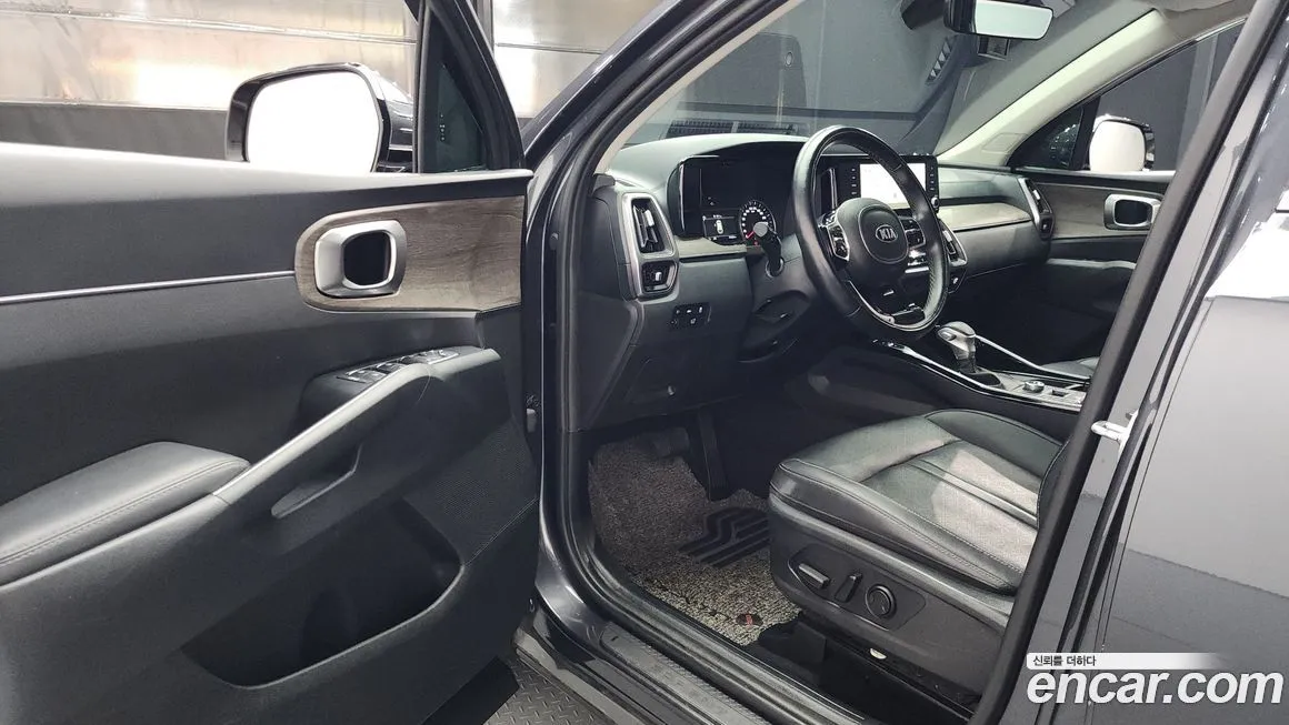 Kia Sorento — фото 10