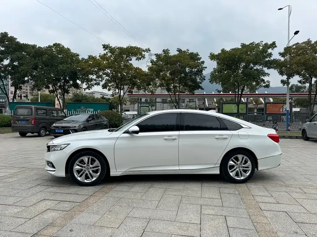 Honda Accord 2021 из CN, фото 3