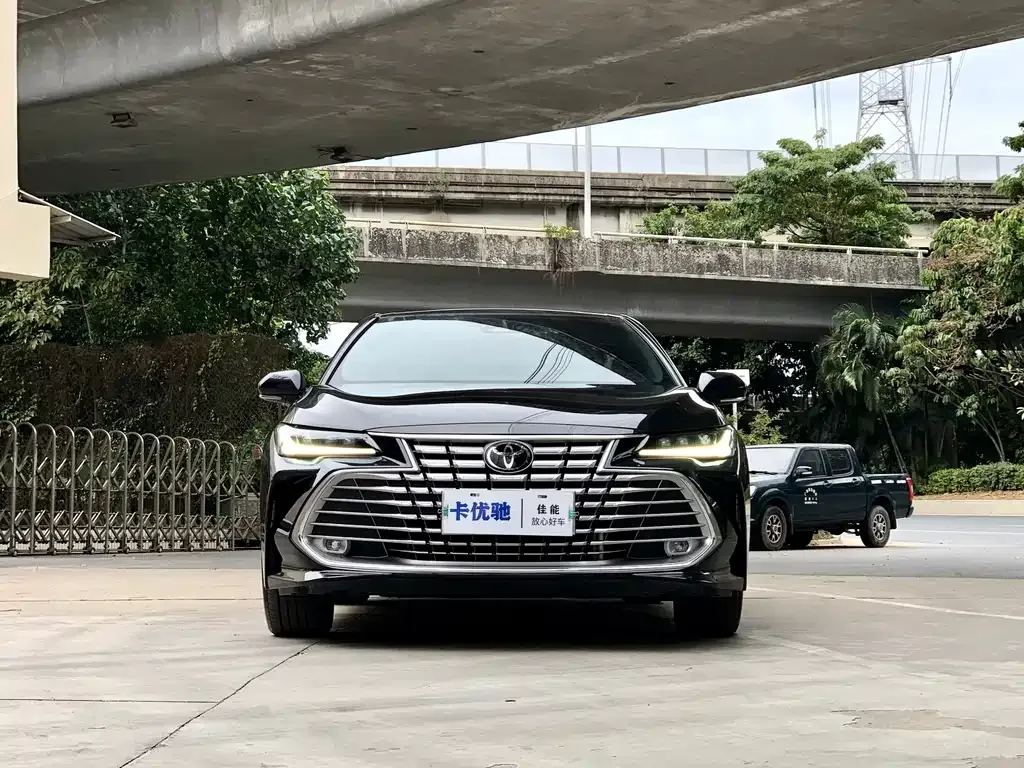 Toyota Avalon — фото 2