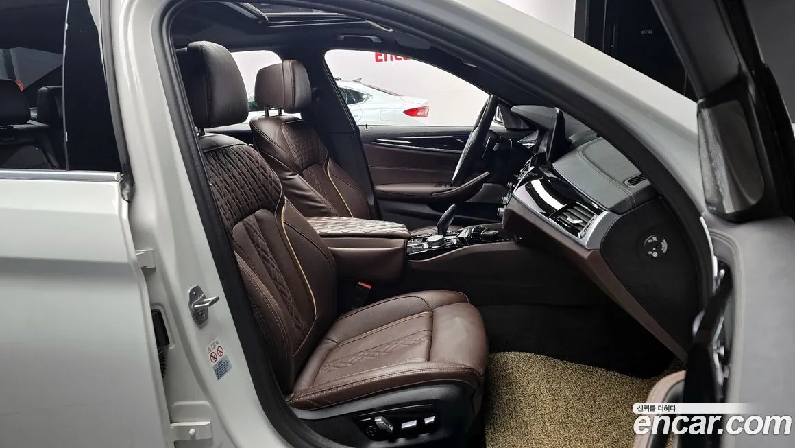 BMW 5-Series — фото 10