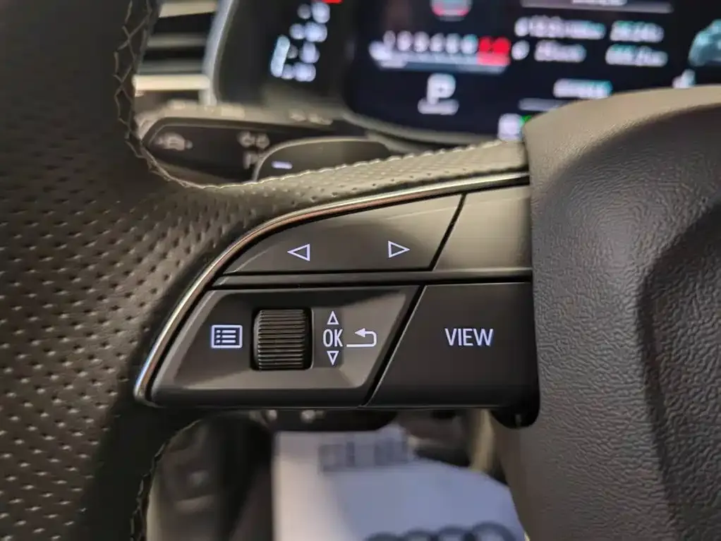 Audi Q8 2023 из CN, фото 10