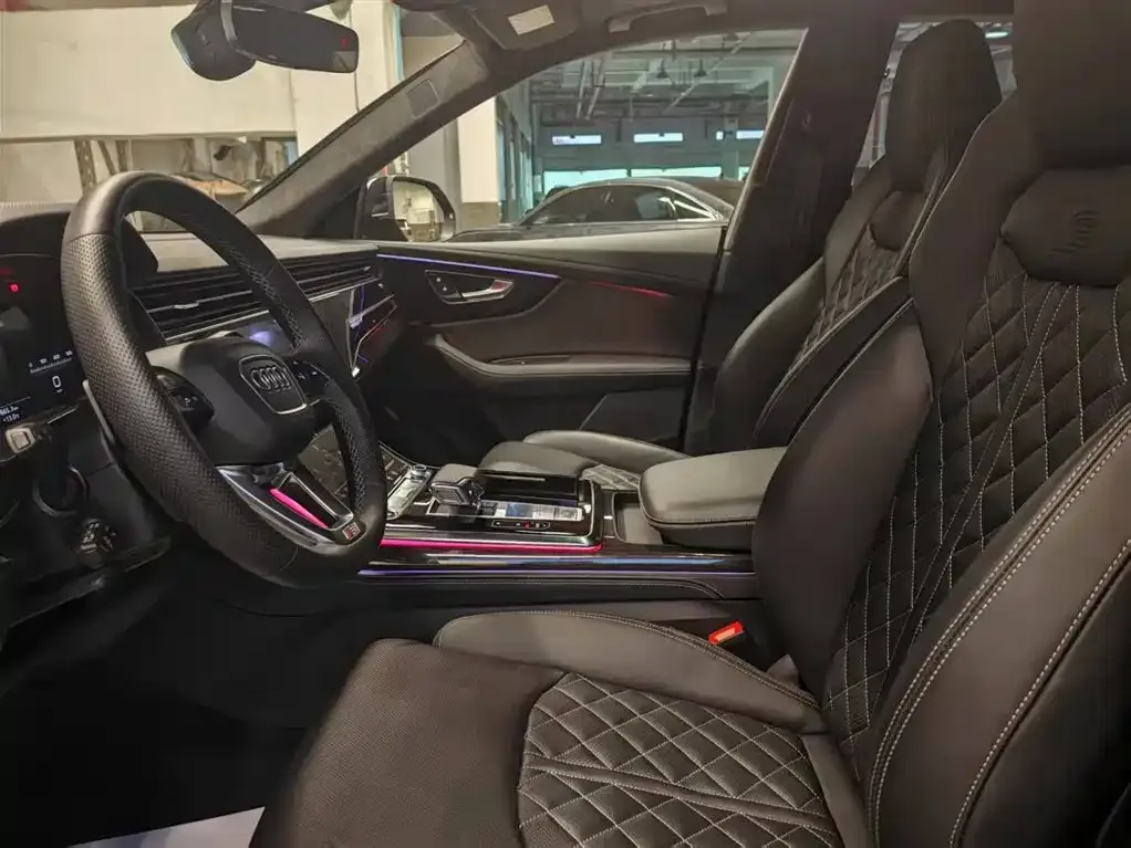 Audi Q8 2023 из CN, фото 4