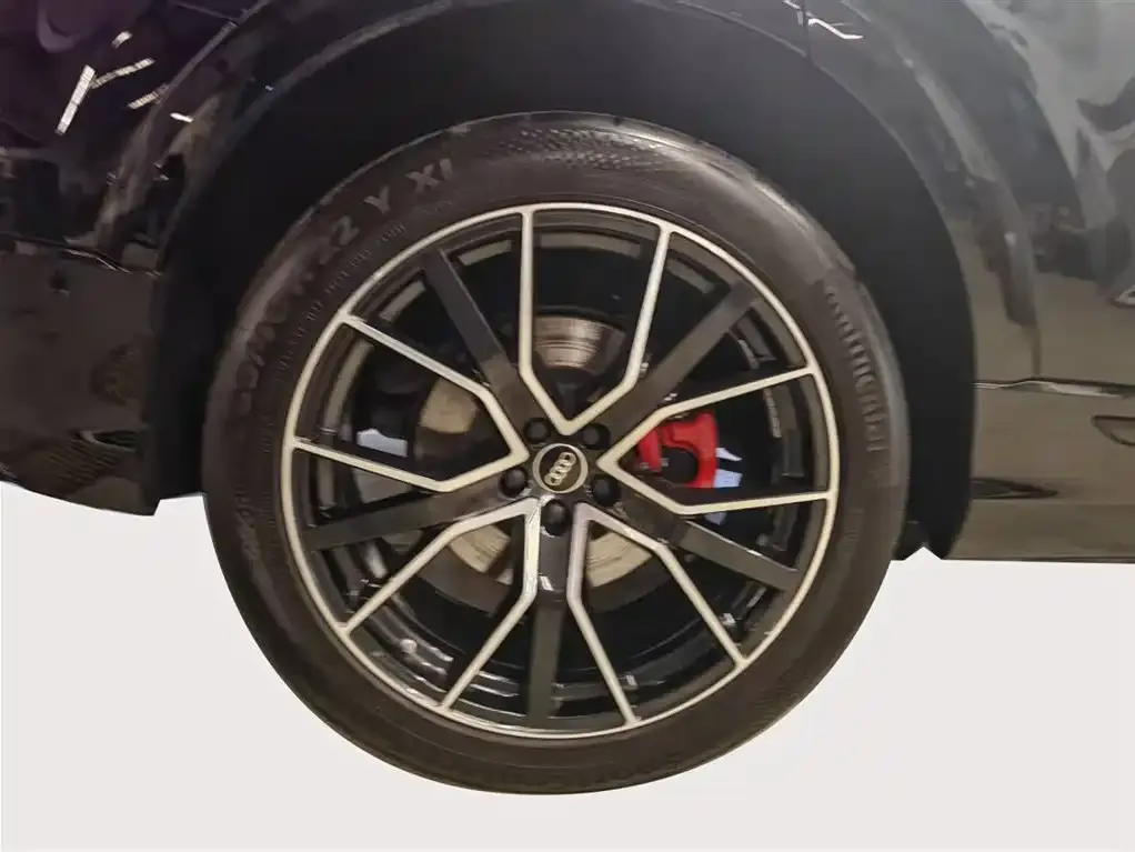 Audi Q8 2023 из CN, фото 5