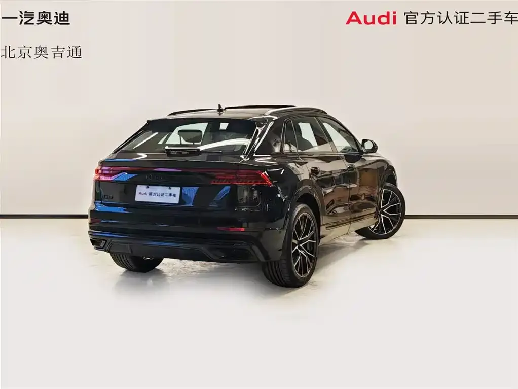Audi Q8 2023 из CN, фото 9