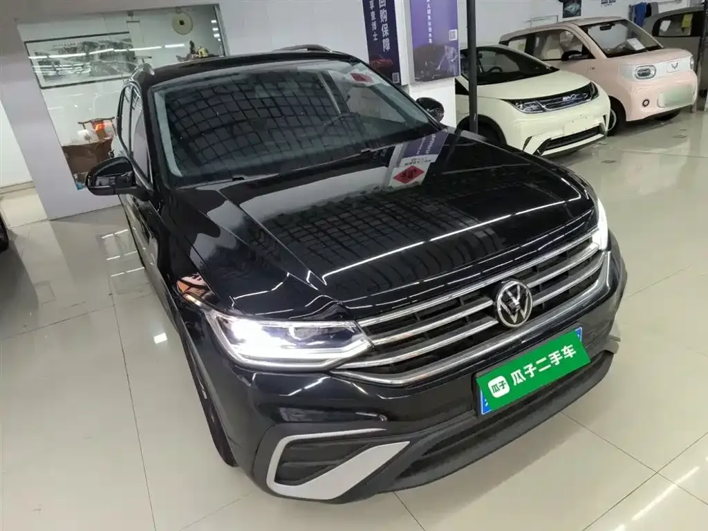 Volkswagen Tiguan L — фото 4