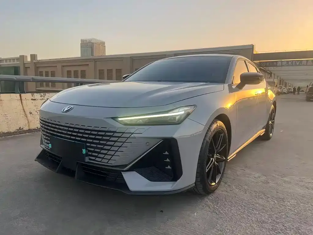 Changan UNI-V 2023 из CN, фото 1