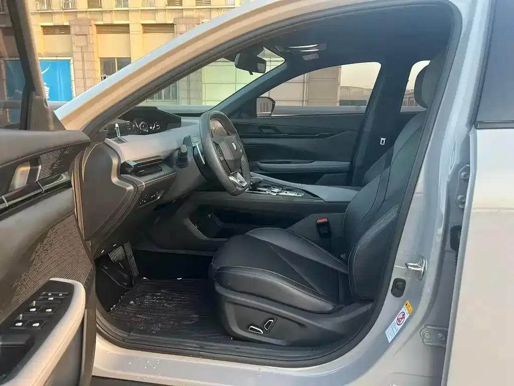 Changan UNI-V 2023 из CN, фото 4