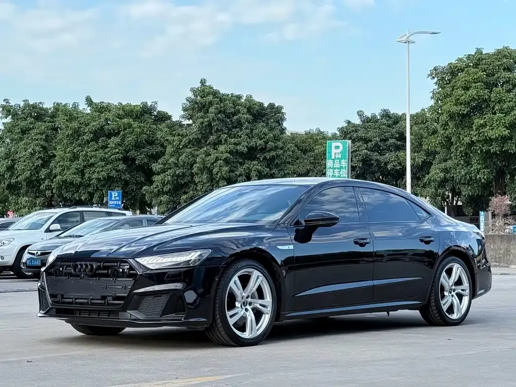 Audi A7L — фото 1