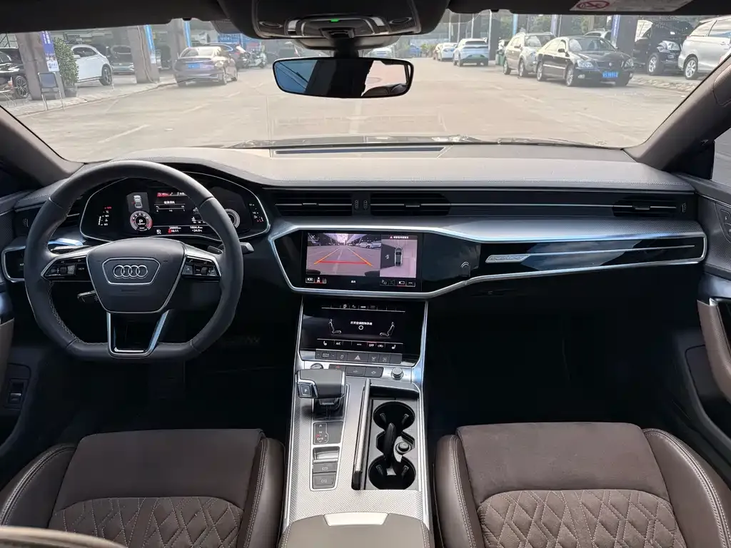 Audi A7L — фото 6
