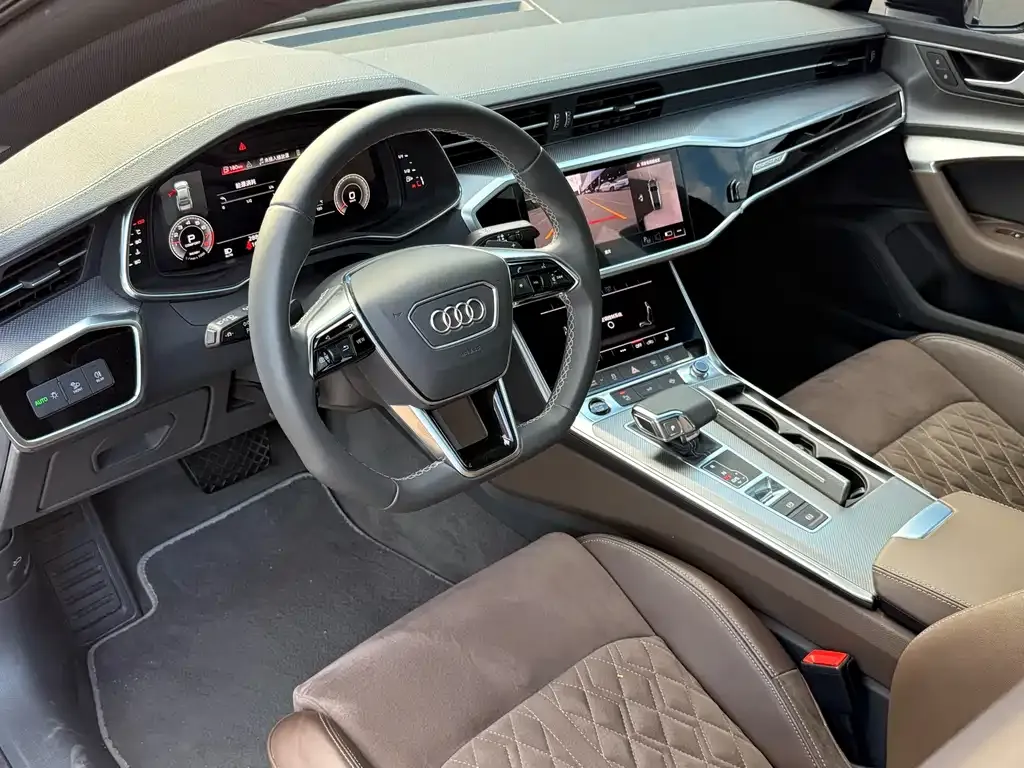Audi A7L — фото 8
