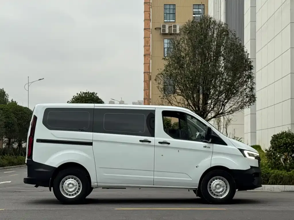 Ford Transit 2023 из CN, фото 4