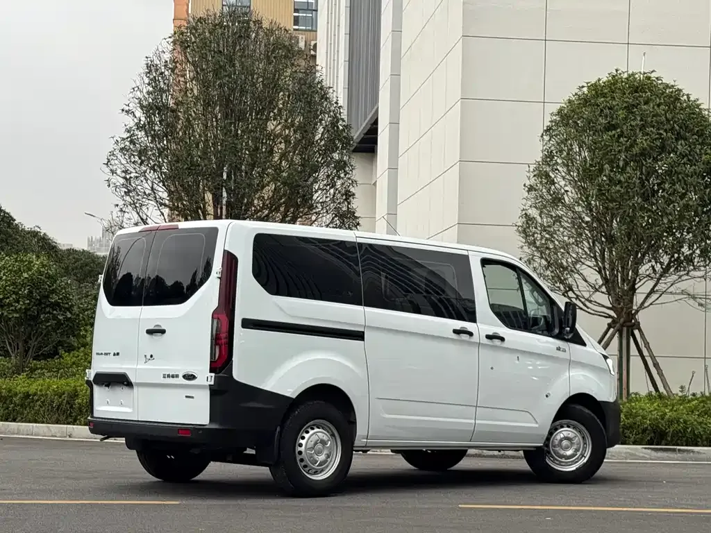 Ford Transit 2023 из CN, фото 5