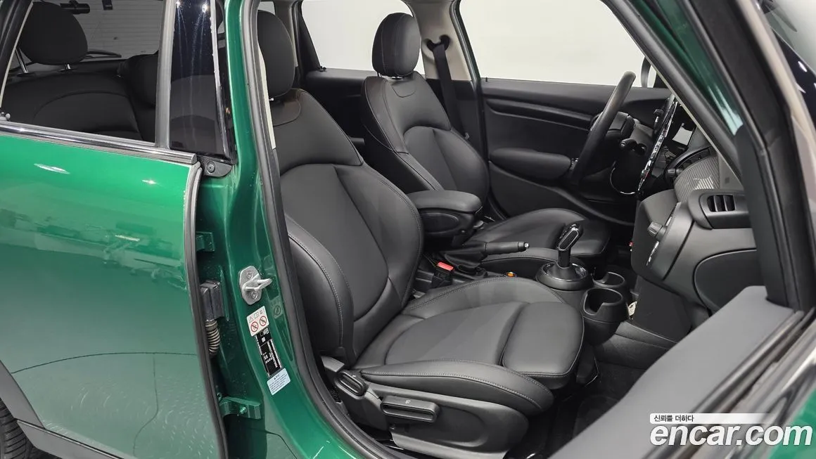 Mini Cooper 2021 из KR, фото 10