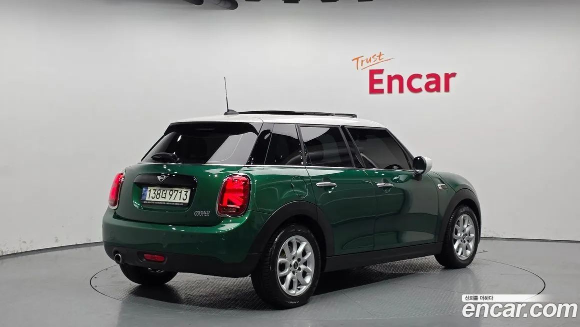 Mini Cooper 2021 из KR, фото 2