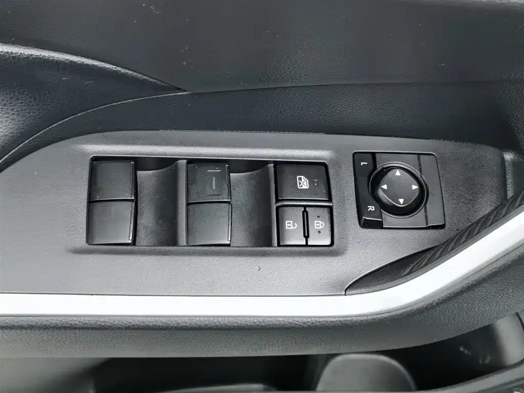 Toyota RAV4 2024 из CN, фото 9