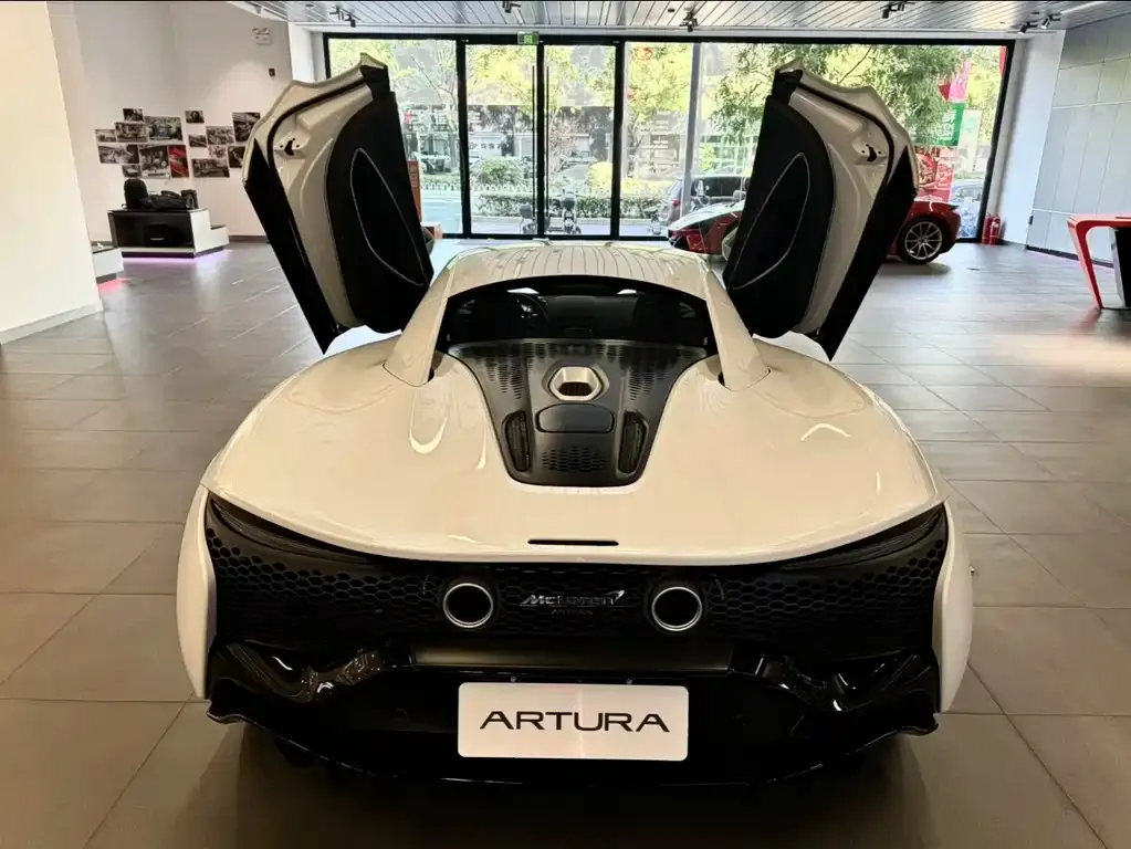 McLaren Artura 2024 из CN, фото 4