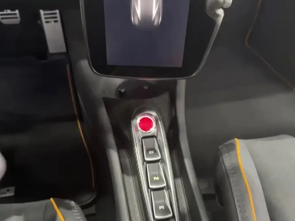 McLaren Artura 2024 из CN, фото 6