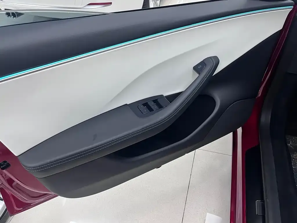 Tesla Model 3 2023 из CN, фото 2