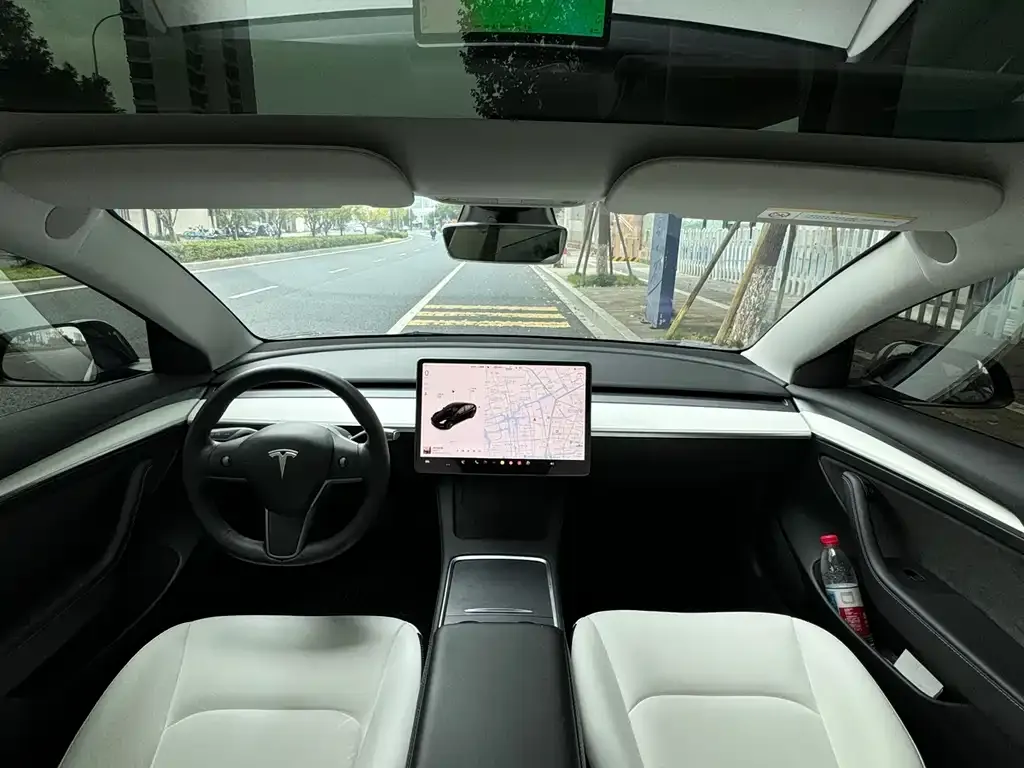 Tesla Model 3 — фото 4